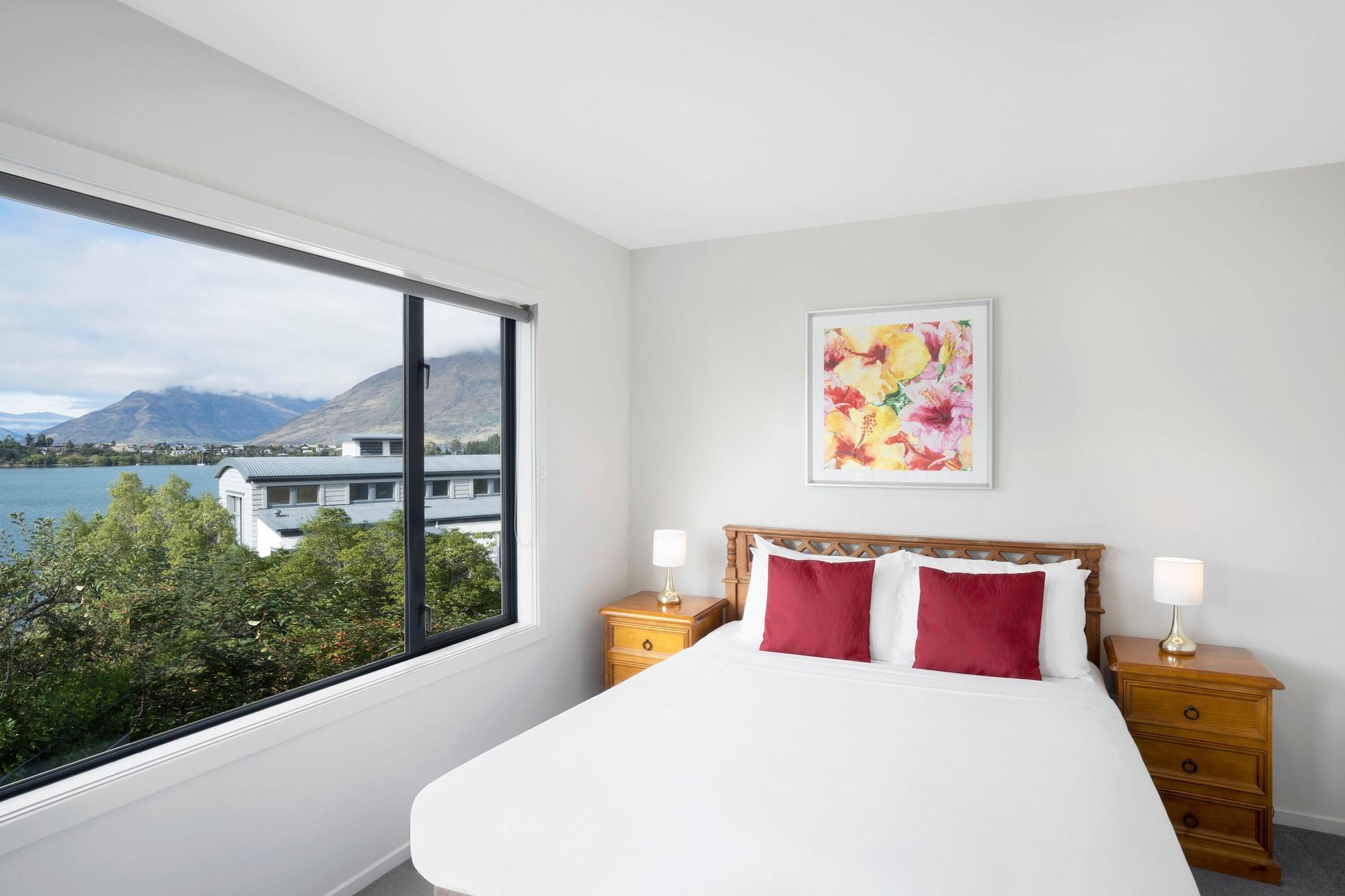 Mantra The Point Aparthotel Queenstown Exterior photo