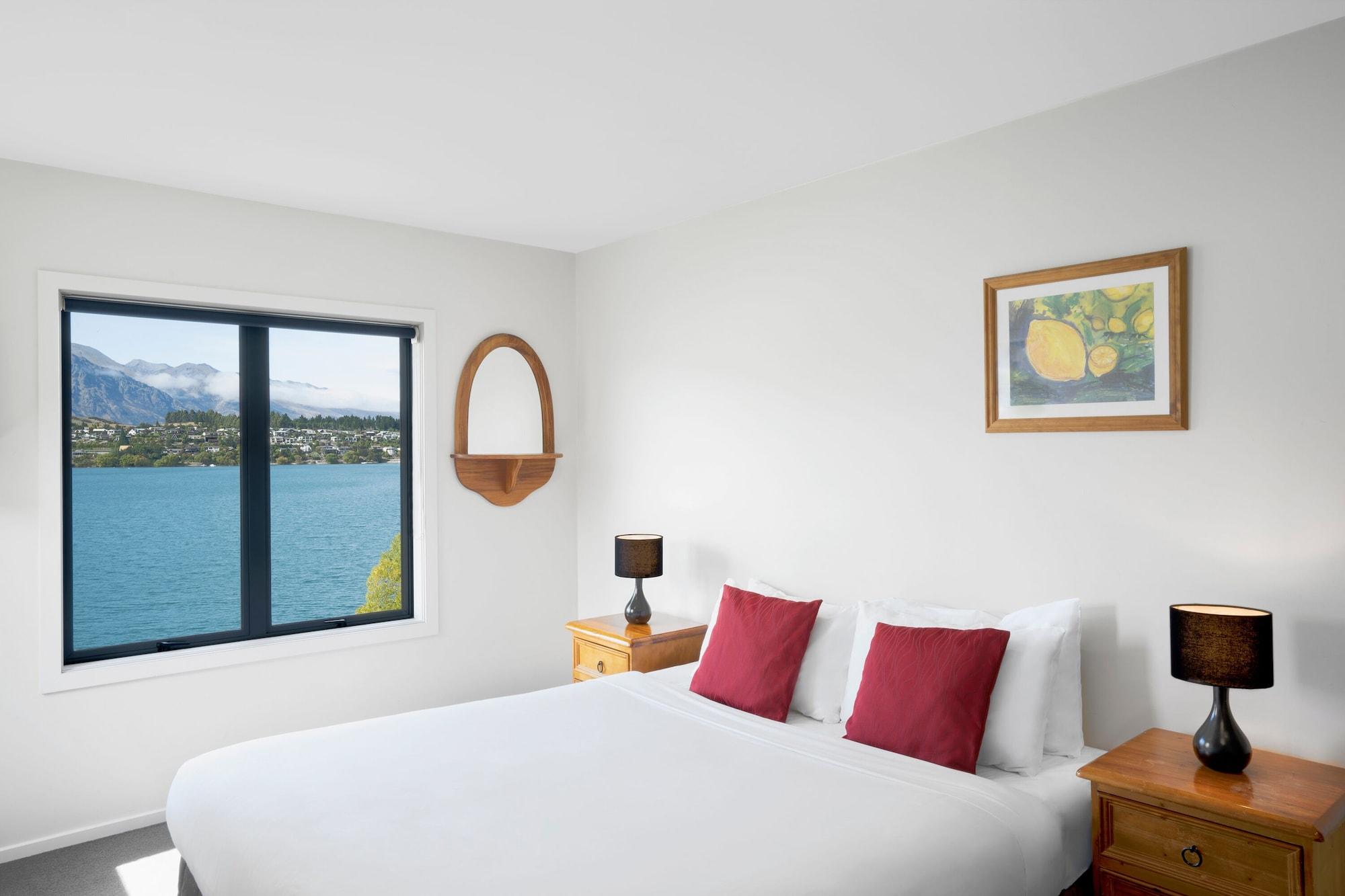Mantra The Point Aparthotel Queenstown Exterior photo