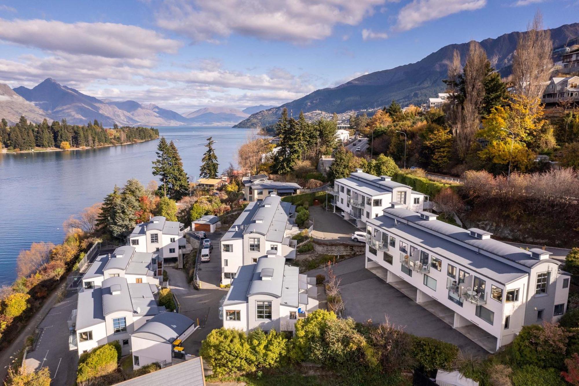 Mantra The Point Aparthotel Queenstown Exterior photo