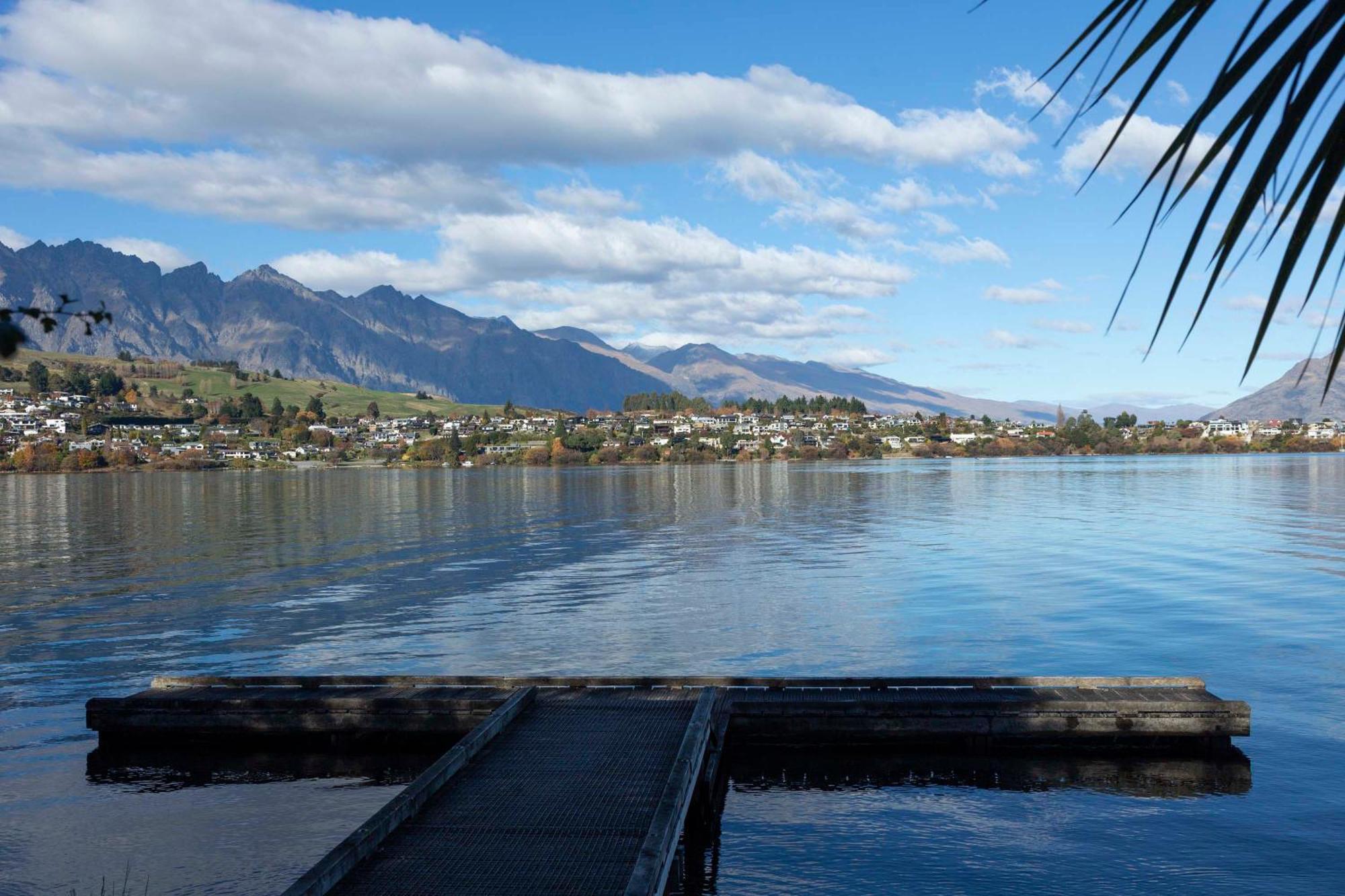 Mantra The Point Aparthotel Queenstown Exterior photo