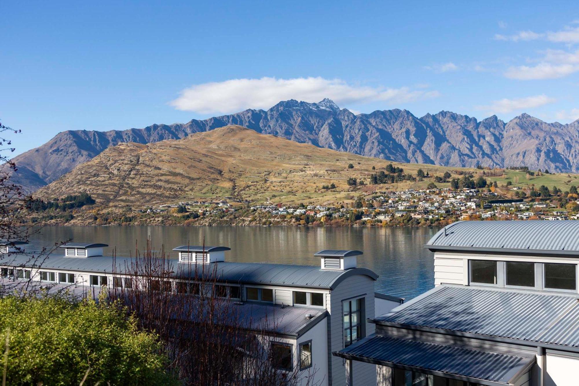 Mantra The Point Aparthotel Queenstown Exterior photo