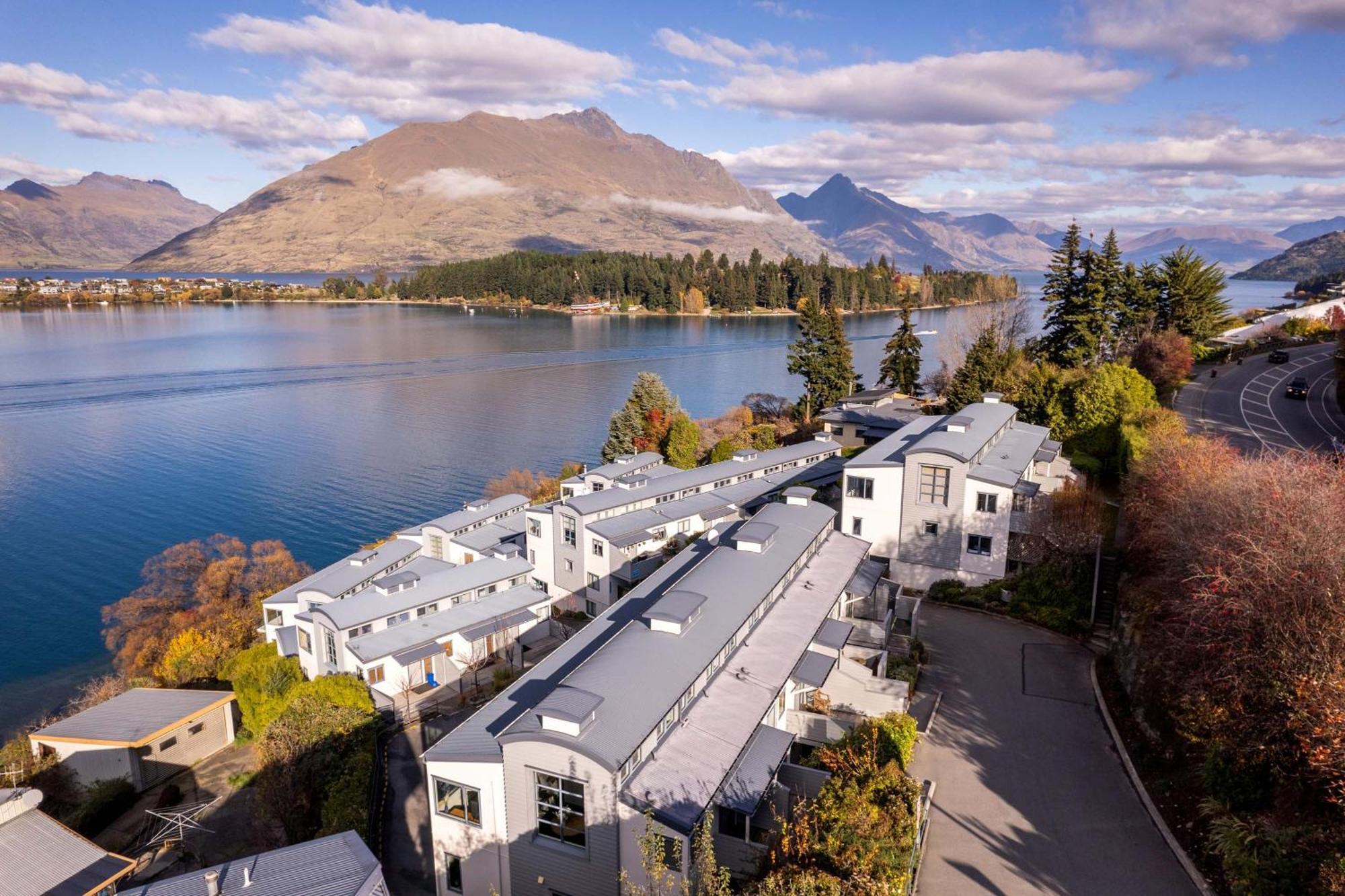 Mantra The Point Aparthotel Queenstown Exterior photo